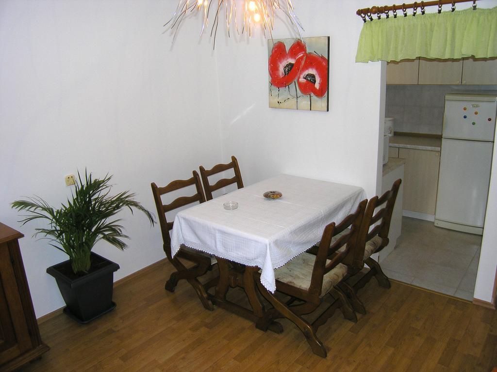 Apartment Julija Krk Town Exterior photo
